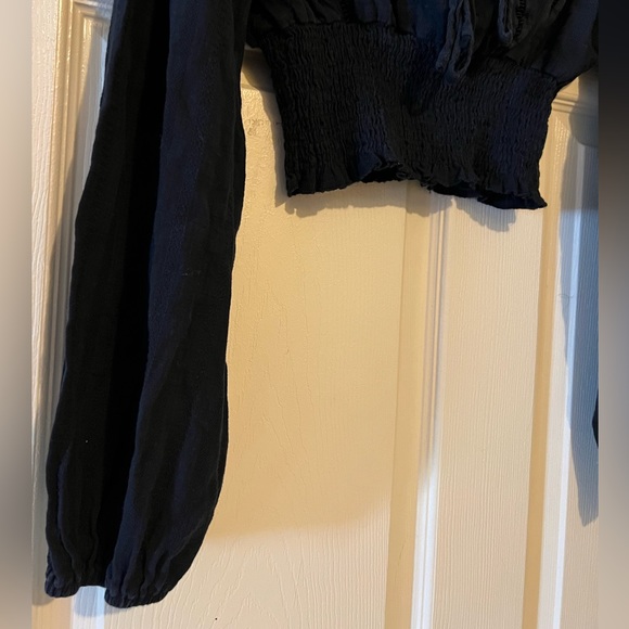 Princess Polly off the shoulder top - Picture 3 of 4